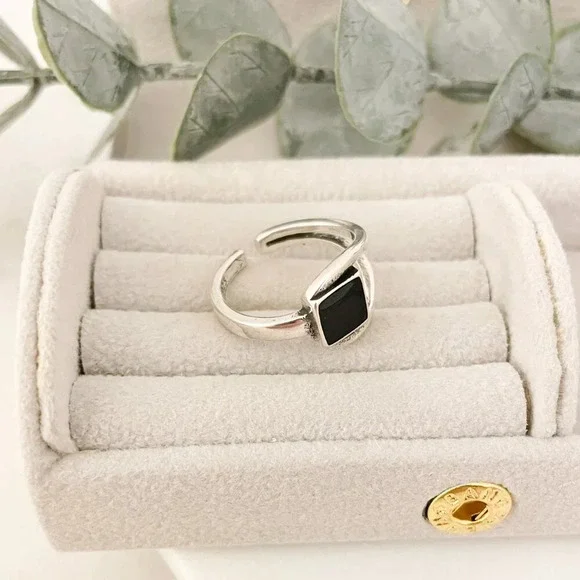 925 Sterling Silver Dainty Ring Black Square Ring Geometric Ring Minimalist Ring - Picture 5 of 10
